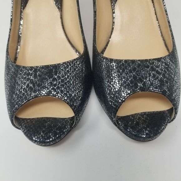 COLE HAAN PEEP TOE HEELS. BLACK SILVER TEXTURE. SIZE 9B. - Picture 6 of 16